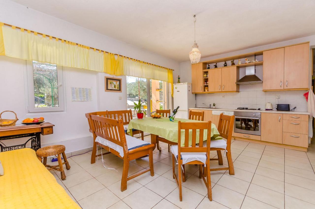 Apartments Stara Maslina Slatine Εξωτερικό φωτογραφία